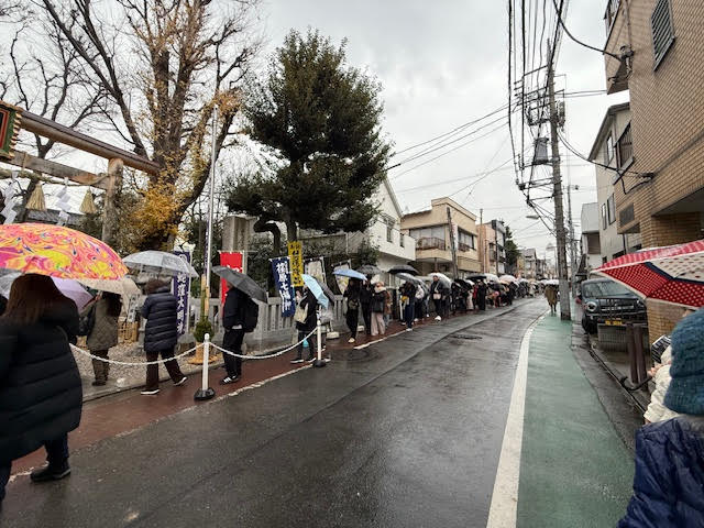 蛇窪神社の参拝の行列